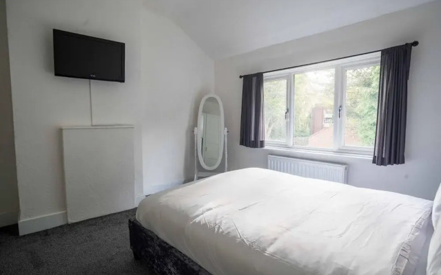 Spacious Home Ideal for Birmingham Commute