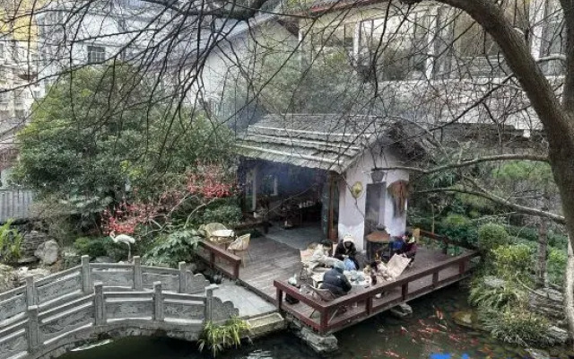 Phoenix Xueqingji Humanity Banshan Homestay (Phoenix Ancient City Branch)