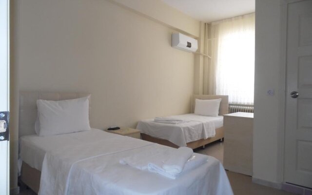 Saral Hotel