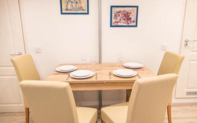 Goldcentral Apartment