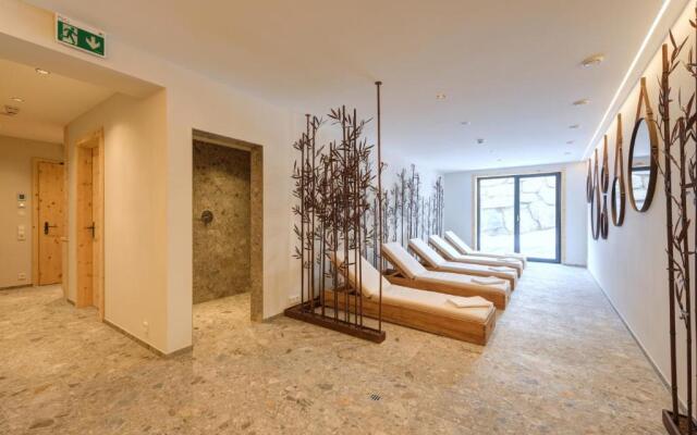 Chalet Silver Fox