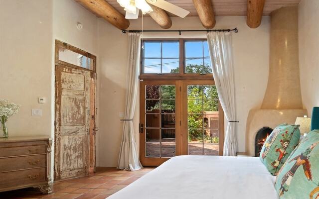 Casa Artista - A Work Of Art, One Block to Canyon Rd