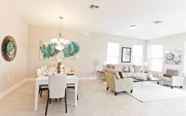 4176 Oaktree Drive 6 Bedroom Home by Redawning