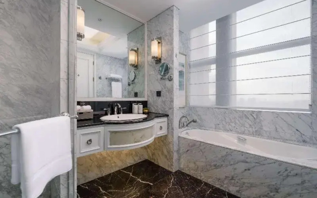 Grand Mercure Wuxi Huishan