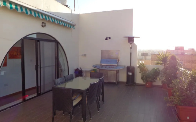 Lovely Penthouse With Private sun Terrace Between Valletta and Sliema