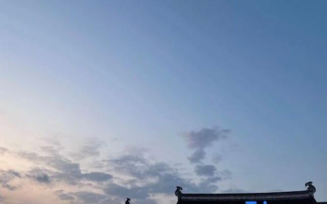 September Huizhou Inn