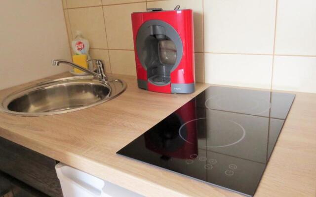 Mia Airport studio apartment