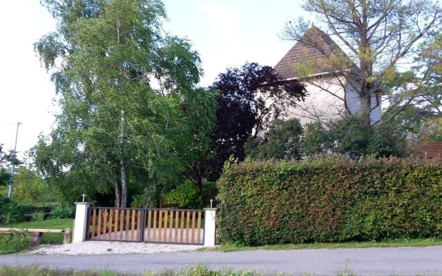 House With 3 Bedrooms in Villeneuve, With Enclosed Garden and Wifi