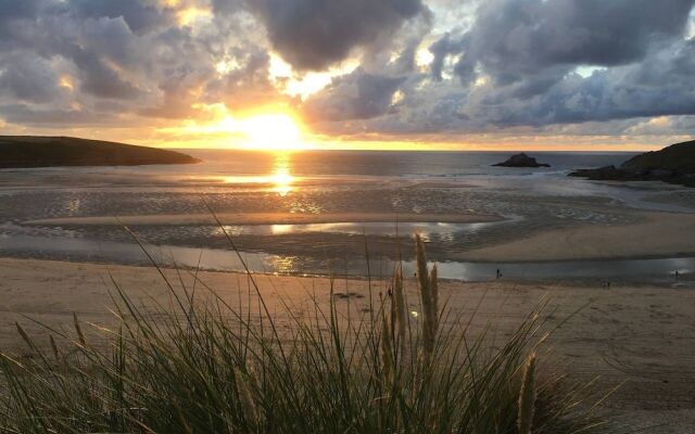 Family Home in Newquay, Parking, 3 min Walk Beach