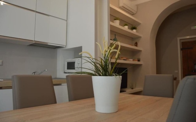 Luxury Three Bedroom Flat in Rome Center