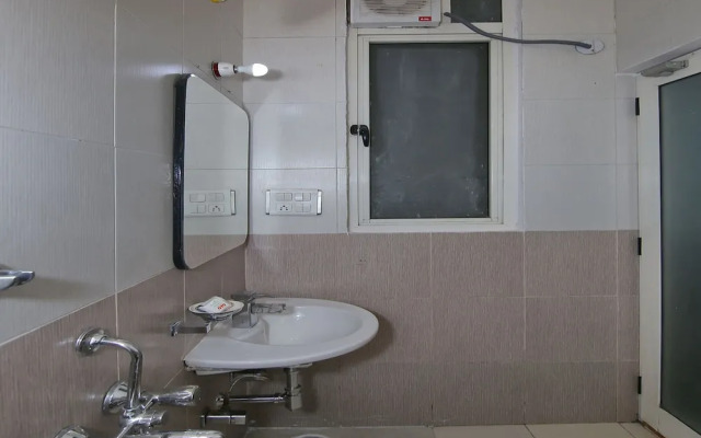 OYO 13051 Hotel Gurgaon Palace