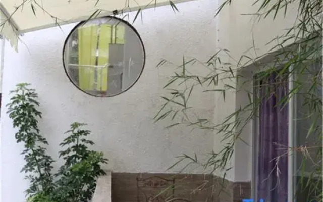 Nahai Villa Garden Hostel