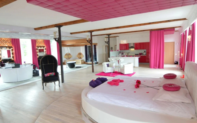 Lush Apartment with Sauna, Hot Tub, Mountain Views in Ensival