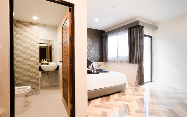 SJ Miracle Hotel