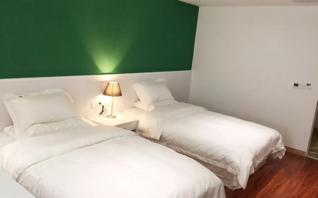 Luoyang Yijia Culture Hotel