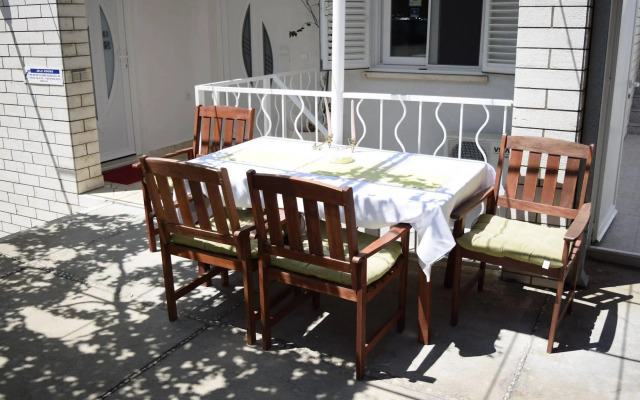 Jele Rooms