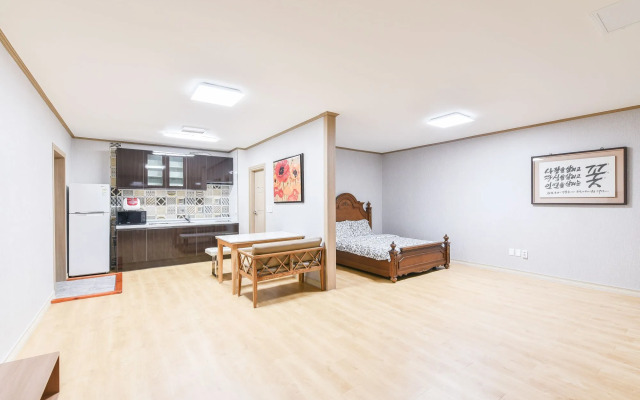 Canada Sunset Village