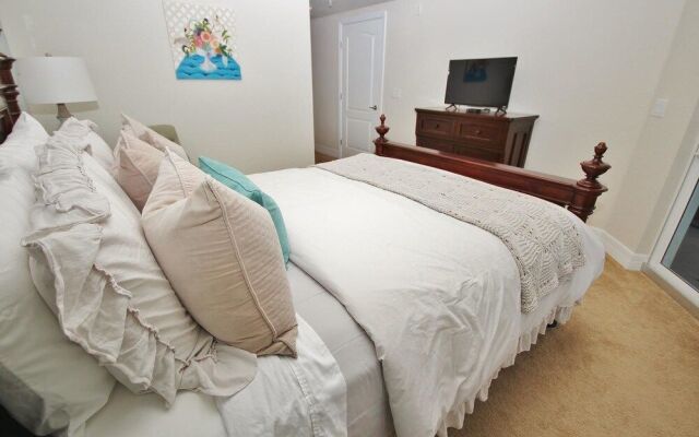 Oceanwalk 18-304 Apartment 3