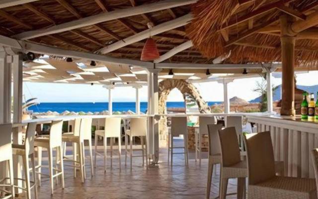 Arte & Mare Elia Luxury Suites & Idolio Vllas