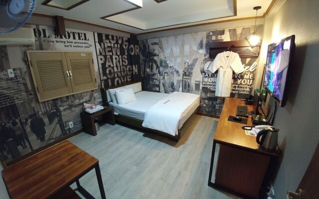 LOL Motel
