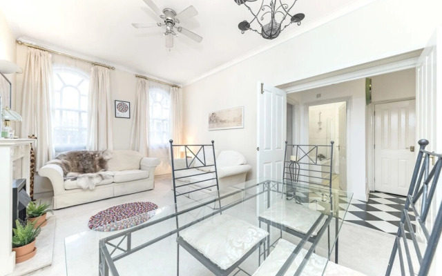 Spacious Apartment in Trendy Islington