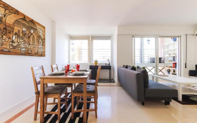 Lisbon Flower 360º - Your Lovely Flat with Pool and Parking