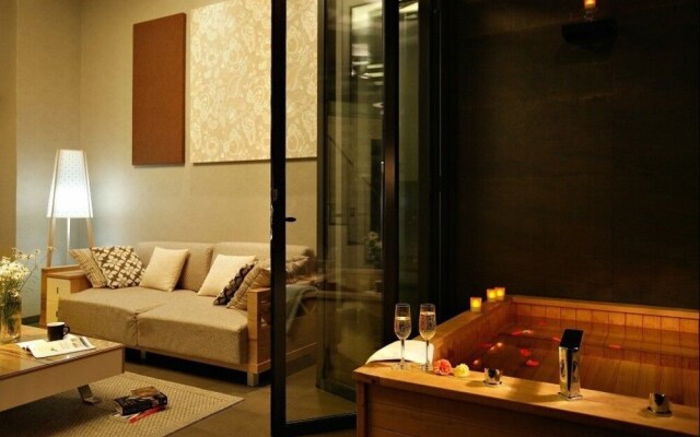 Frame House