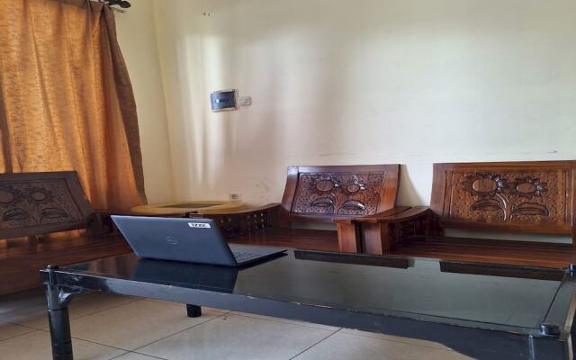 OYO 93280 Villa Efita