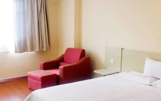 Hanting Hotel People's Street Jinzhou Railway Sta