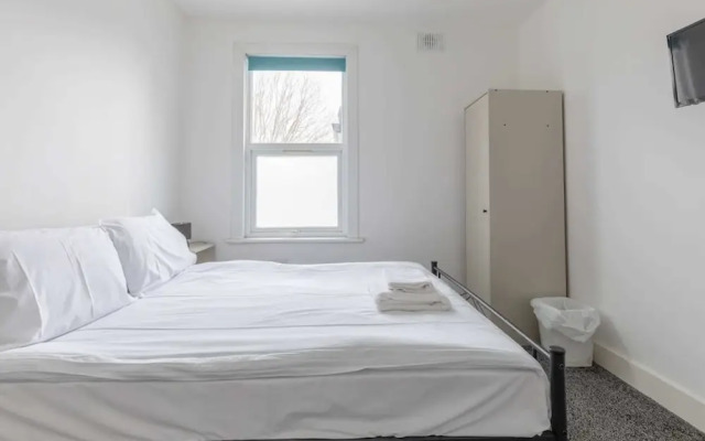 Spacious & Newly Renovated 4BD House East Ham!