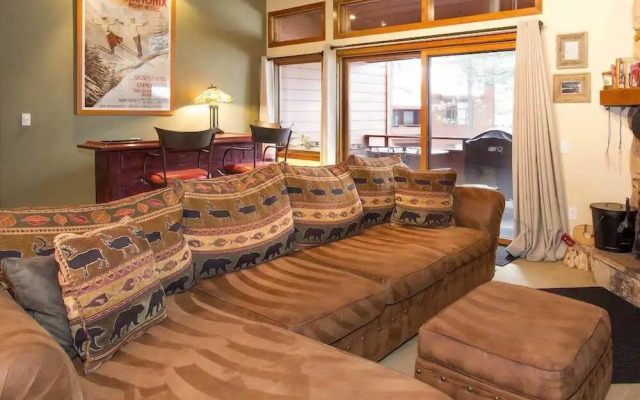 Winterset #28 - Shared Hot Tub & Sauna!