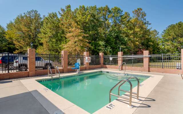 Best Western Plus Two Rivers Hotel & Suites