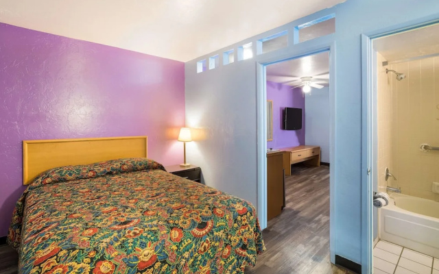Days Inn & Suites Tucson AZ