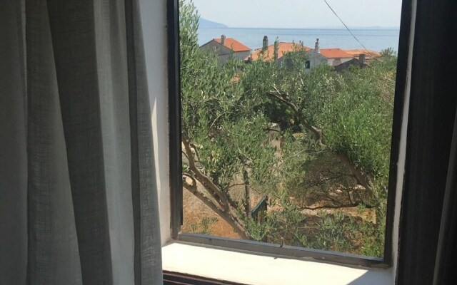 House With 2 Bedrooms in Otok Cres, With Enclosed Garden and Wifi - 50