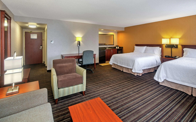 Hampton Inn & Suites by Hilton Toronto Airport