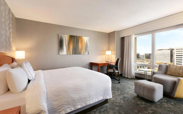 Courtyard by Marriott Tysons McLean
