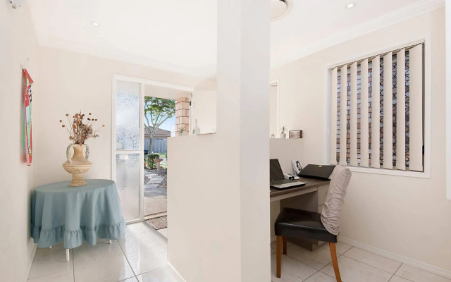 Central Redcliffe Holiday House