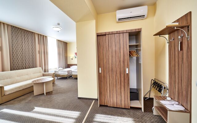 Rossiya Hotel