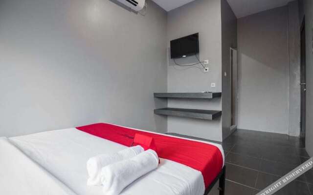 RedDoorz Plus near Maimun Palace 2 Medan