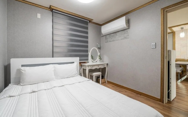 Yeosu Dulggot Pension