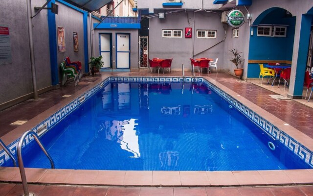 Exquisite Suites & Conference Centre