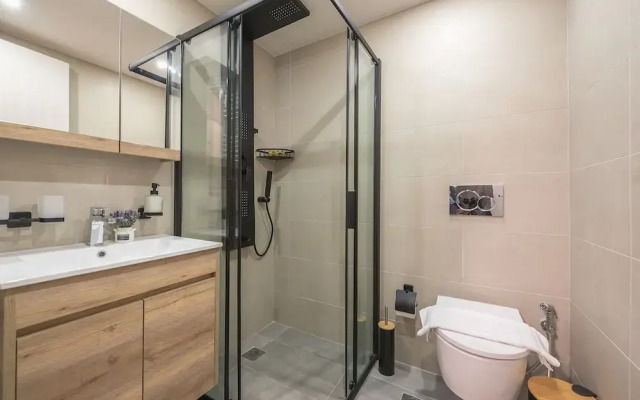 Affordable Luxury With Parking 300mbps Wifi