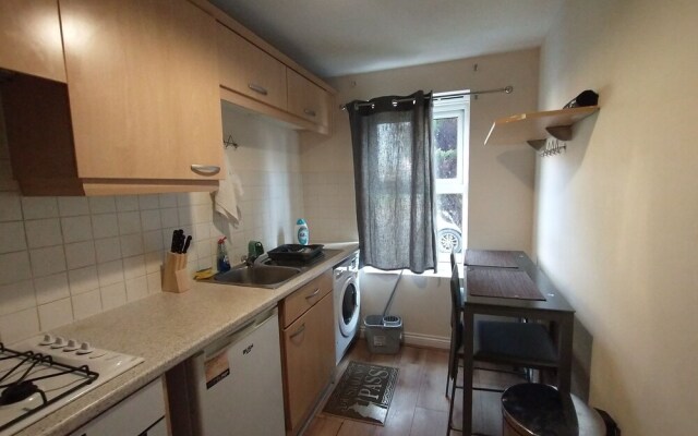 City Centre Home, Free Parking,wifi,netflix,tv
