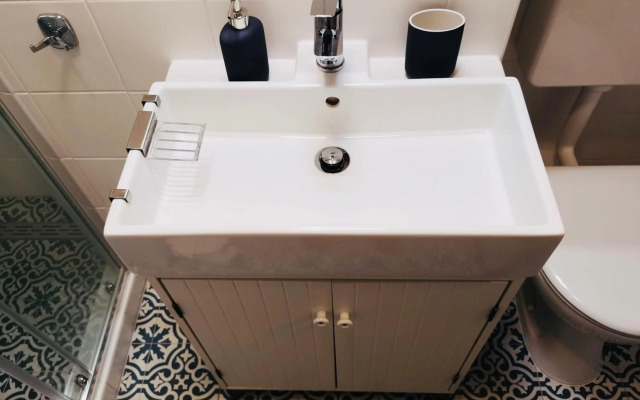 West vibes apartment