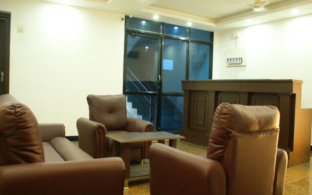 OYO 9902 Nedumparambil Residency