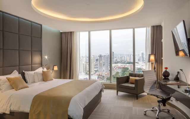 Las Americas Golden Tower Panama