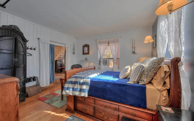 Cali Cochitta Vacation Rentals