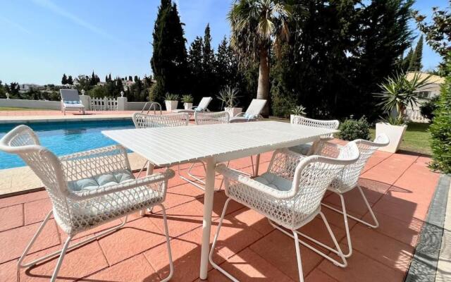 Villa Scenic with Private Pool- Sleeps 8