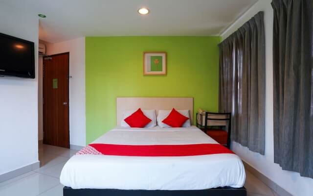 OYO 981 Ant Cave Hotel