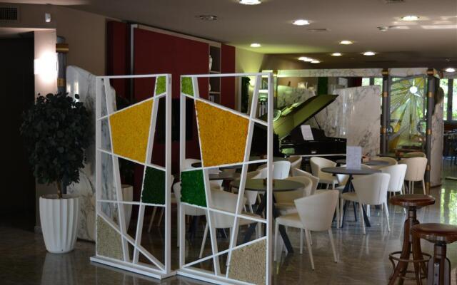 Hotel Sunflower
